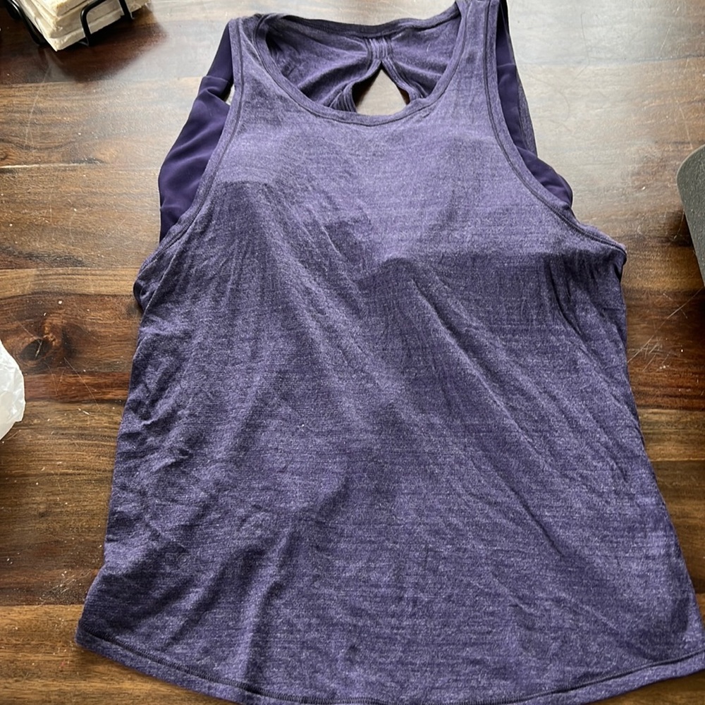 Lululemon top.